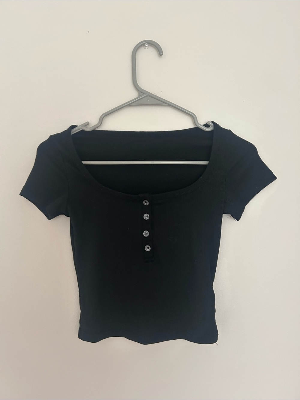Black Short Sleeve Henley Crop Top - Unbranded